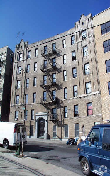 Primary Photo - 1029 Hall Pl