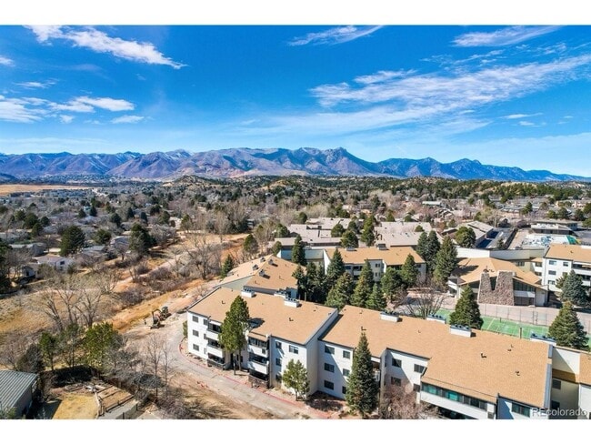 Photo - 3 BED CONDO, WATER INCLUDED IN RENT