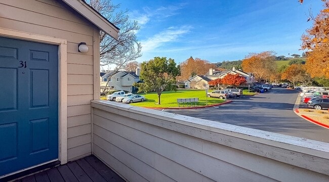 Building Photo - Charming Two Bedroom Napa Condo