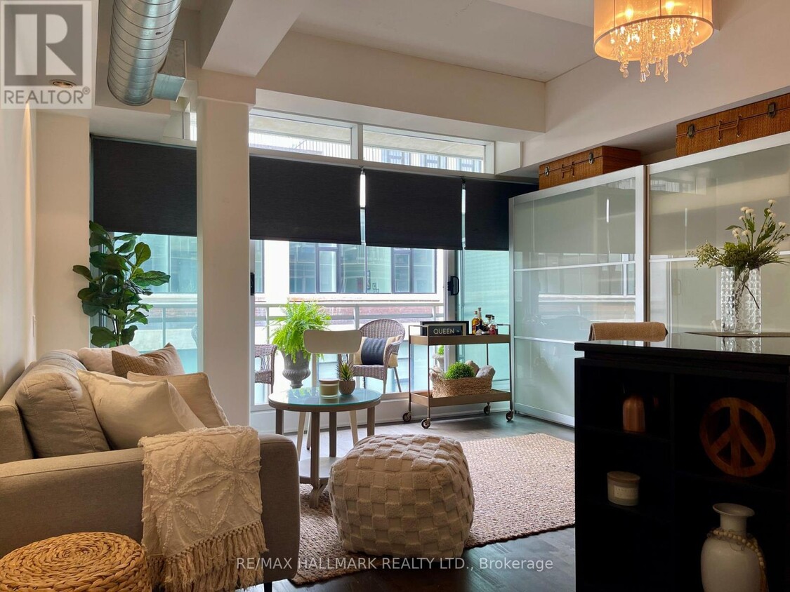 Photo principale - 233-233 Carlaw Ave