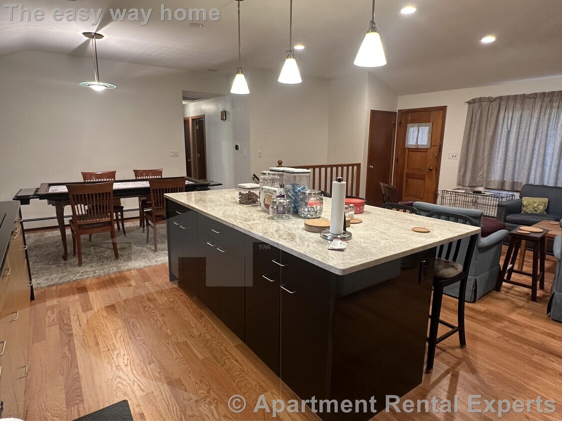 Foto principal - 48 Spy Pond Ln