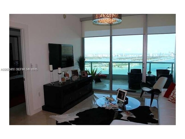 Building Photo - 900 Biscayne Blvd