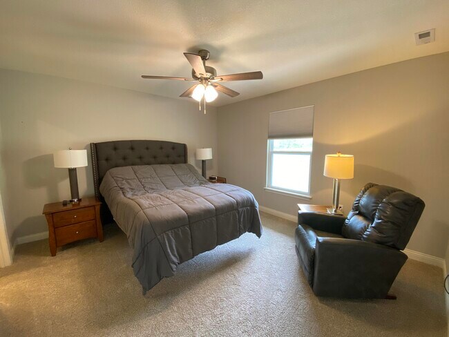 Foto del edificio - 6160 HUMMINGBIRD Ln