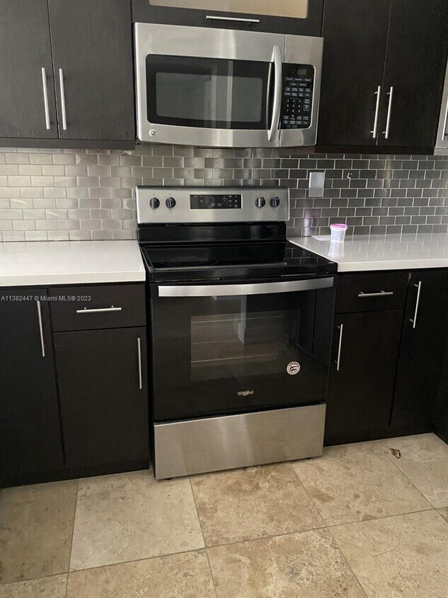 Foto del edificio - 7900 Camino Cir