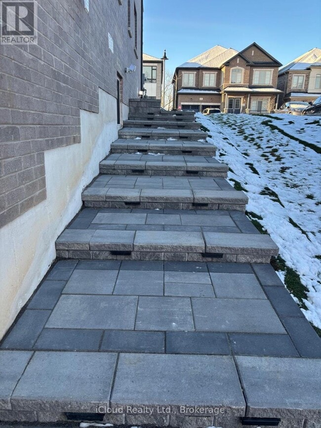 Building Photo - 69 Smokey Holw Pl