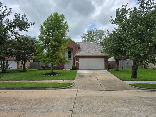 Foto del edificio - 1820 Branch Hill Dr