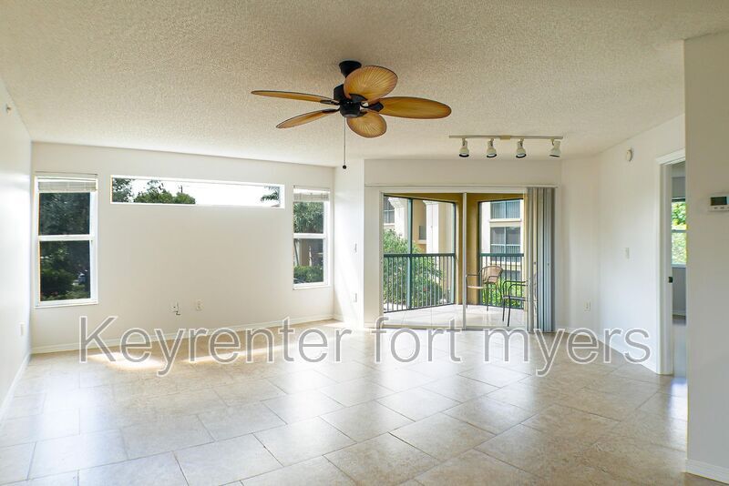 Photo - 8861 Colonnades Ct W