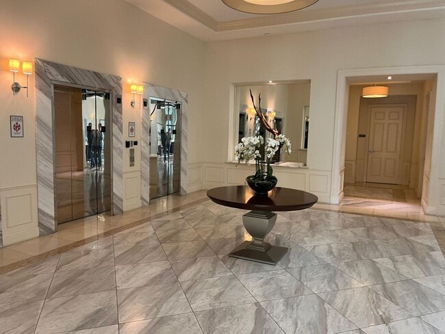 Building Photo - Modern 1BR/1BA Condo with 2 Parking Spaces – Prime Coral Gables Location