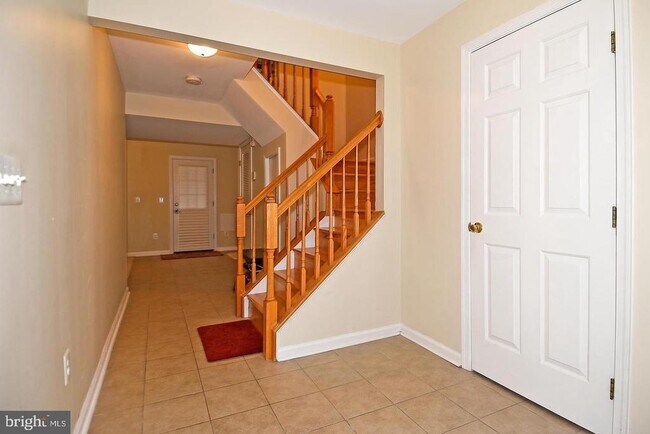 Building Photo - 25445 Carberry Dr
