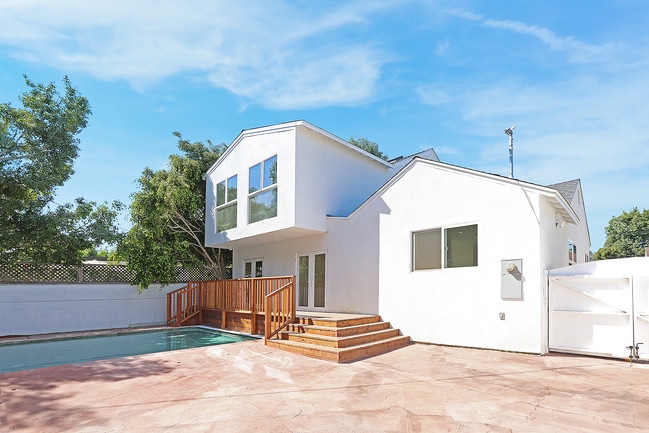 Building Photo - 12524 WOODBINE St