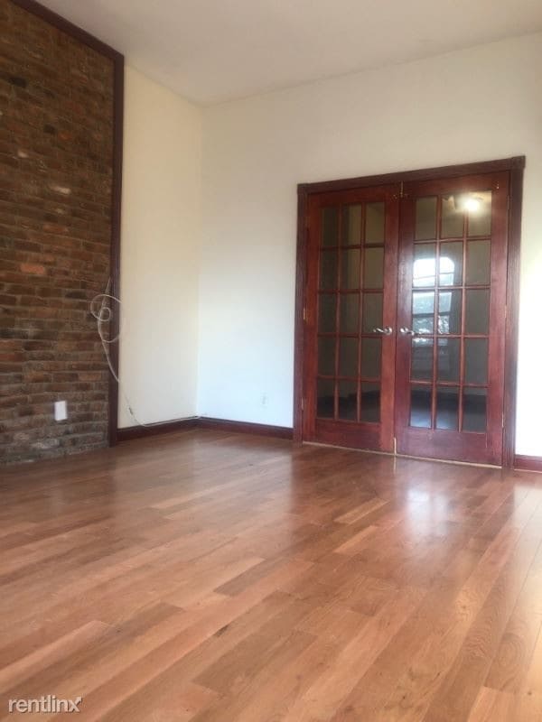 Building Photo - 2 br, 1 bath Townhome - 1116 Rogers Ave