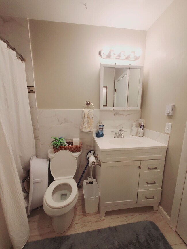 Foto del edificio - 24 Adams Ave