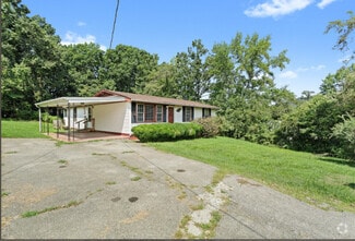 Building Photo - 225 Bland St