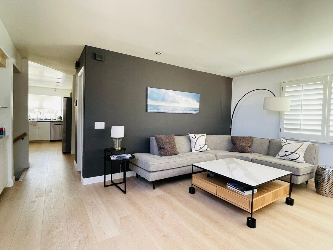 6624 La Jolla Blvd 66206624 La Jolla Blvd La Jolla, CA Apartments