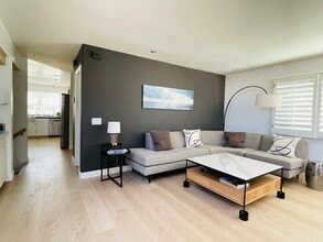 Living Room - 6620-6624 La Jolla Blvd