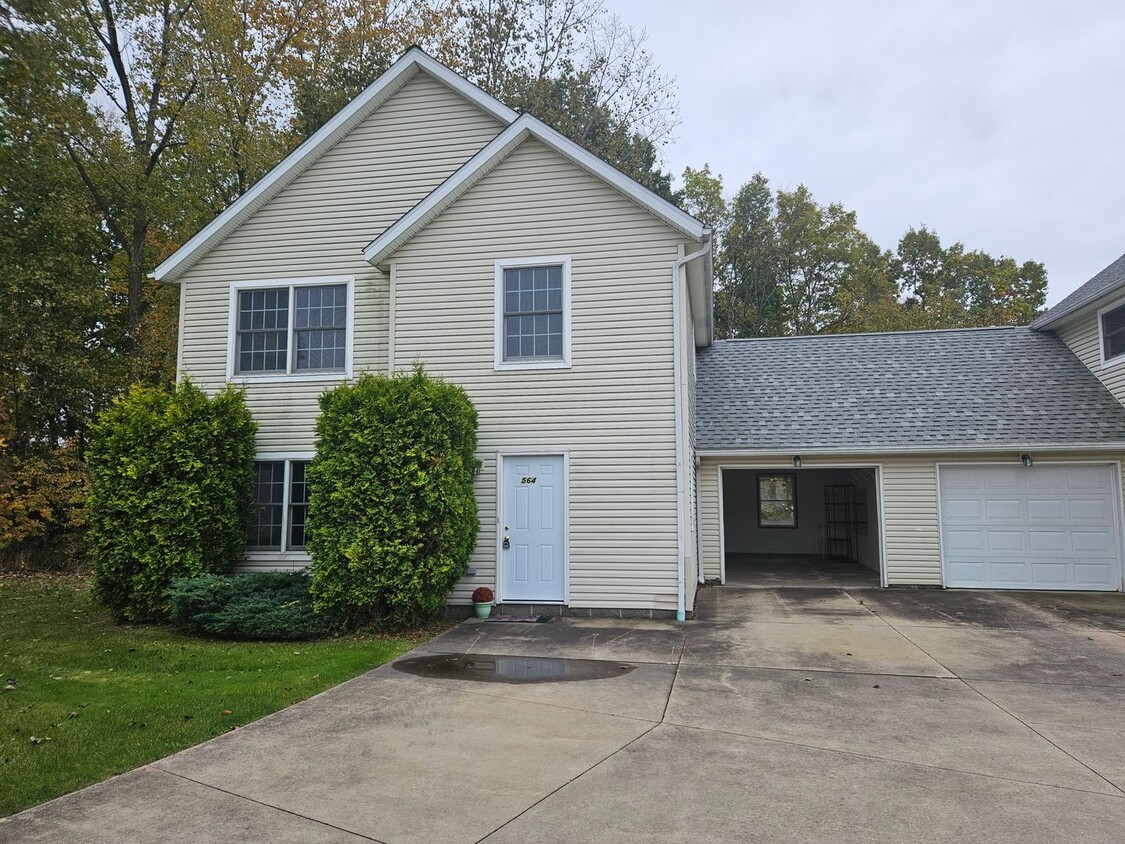 Primary Photo - 564 N Park Dr