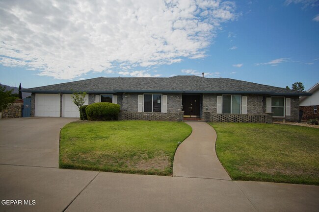 Building Photo - 6600 Mesa Grande Ave