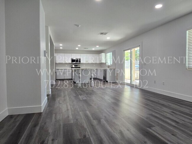 Foto del edificio - 10001 Ranch Hand Ave