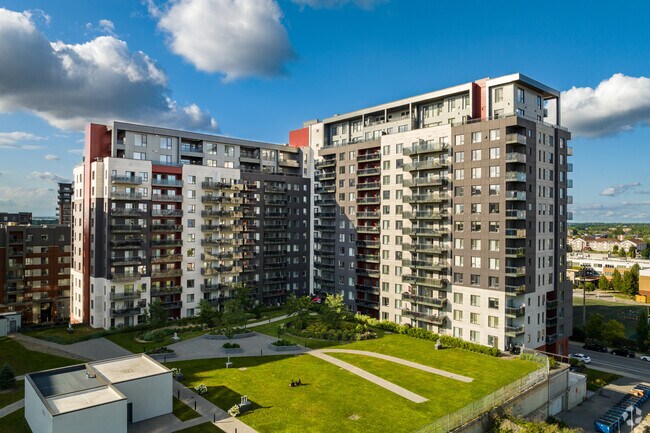 Building Photo - 1360 Rue Lucien-Paiement