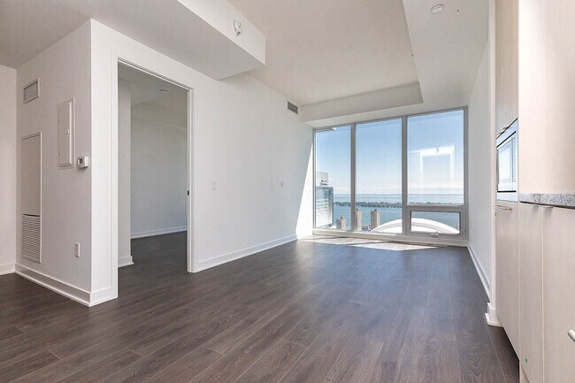 Building Photo - 125 Blue Jays Way