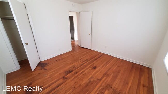 Building Photo - 3 br, 1 bath House - 1509 W. 48th