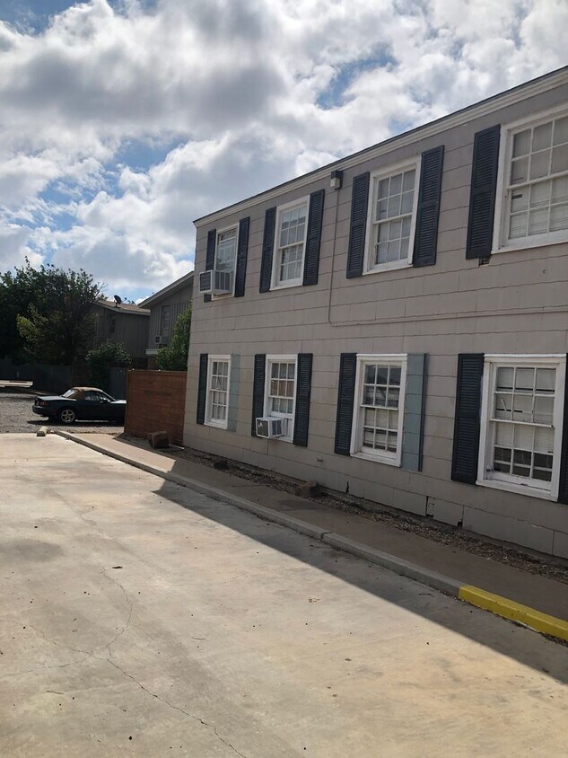 Foto principal - 3209 35th St