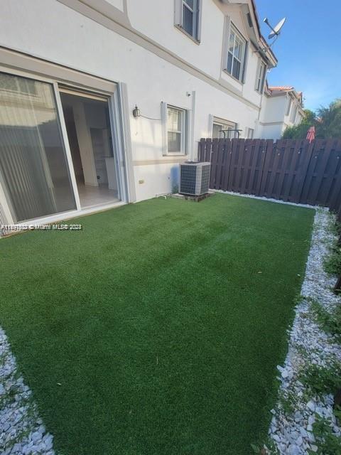 Building Photo - 8127 NW 108th Pl