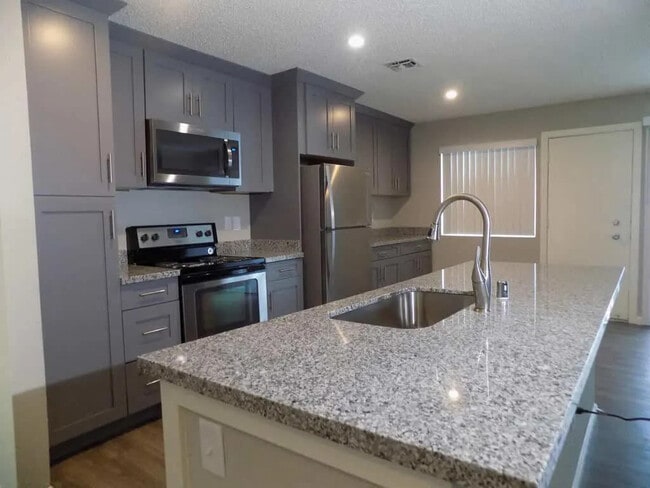 Building Photo - The Palms