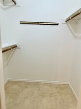 Building Photo - 10902 Olympia Dr