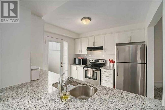 Building Photo - 596 Foxlight Cir