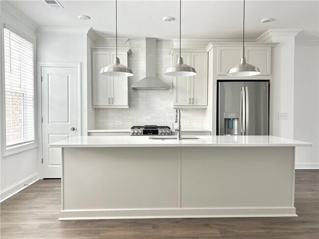 Building Photo - 3589 Myron Pl