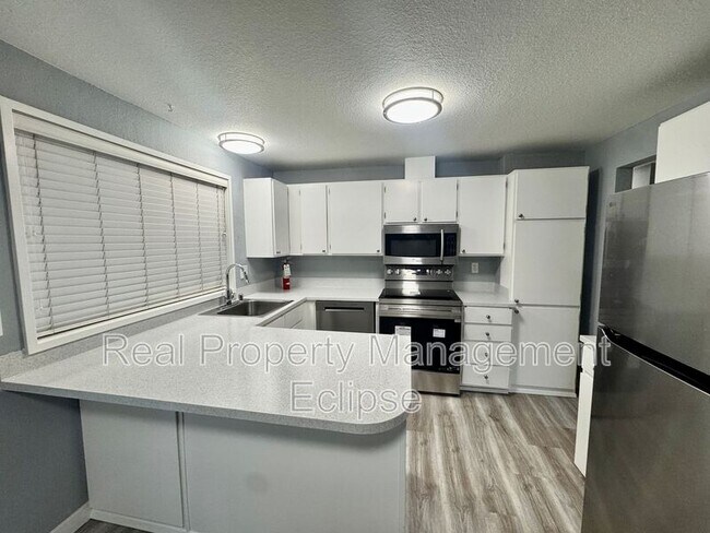 Foto del edificio - 916 207th Pl SE