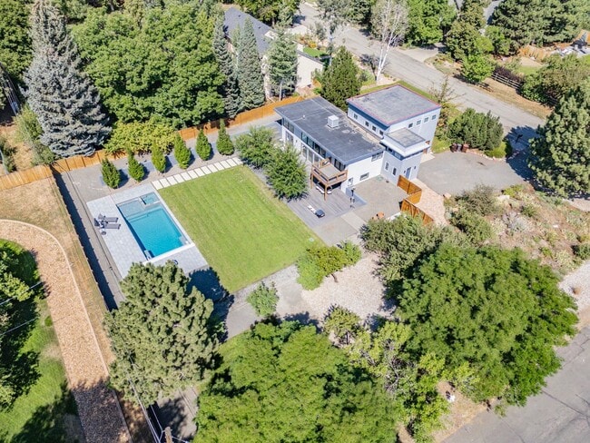 Photo - 5 bed 3.5 Bath Home in North Boulder W/Large Backyard, Swimming Pool & Jacuzzi!