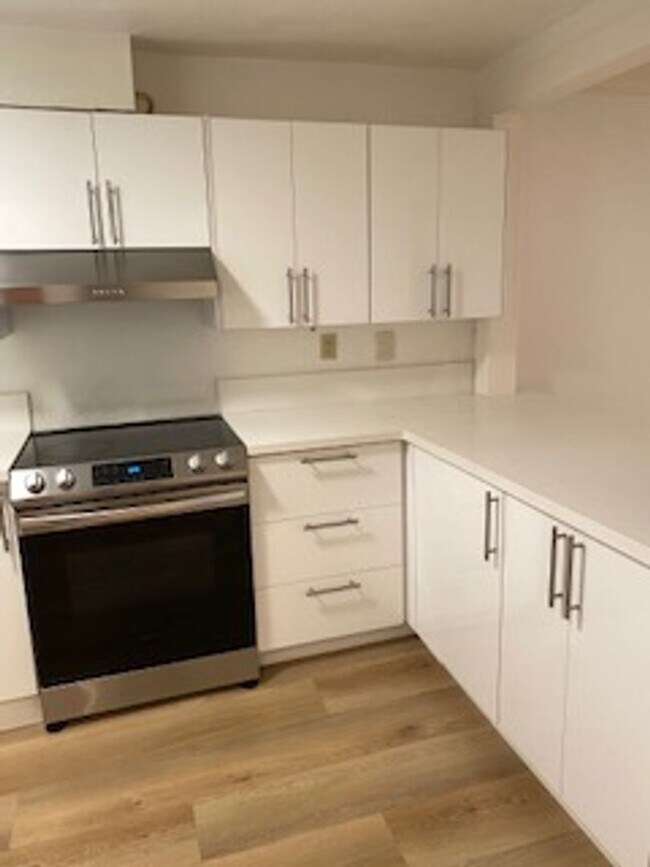 Foto del edificio - 730 N Eucalyptus Ave