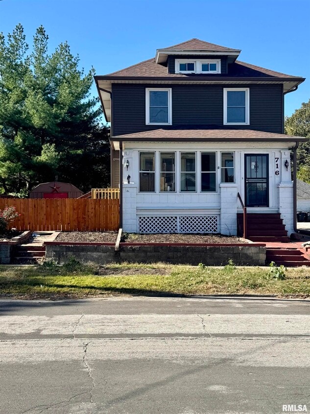 Foto principal - 716 46th St