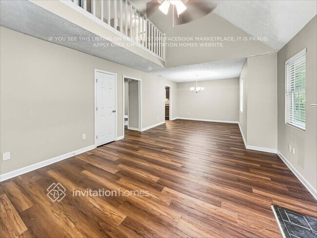 Foto del edificio - 6611 Crossing Creek Point