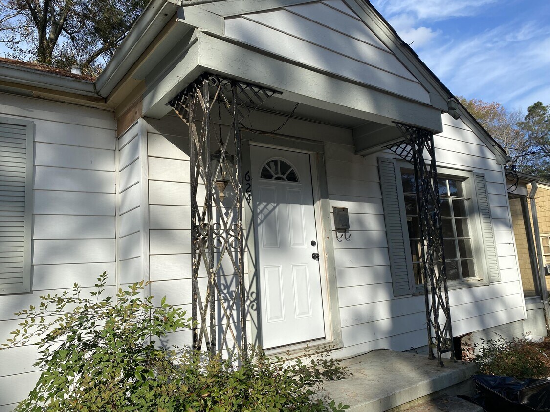 Primary Photo - 624 Belvedere Rd