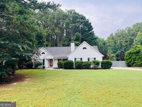 Building Photo - 145 Riverside Dr