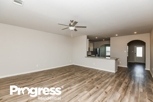 Foto del edificio - 1220 Junegrass Ln