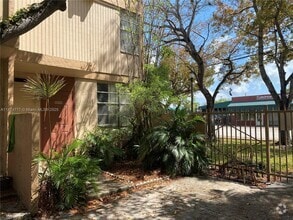 Building Photo - 5959 SW 69th St