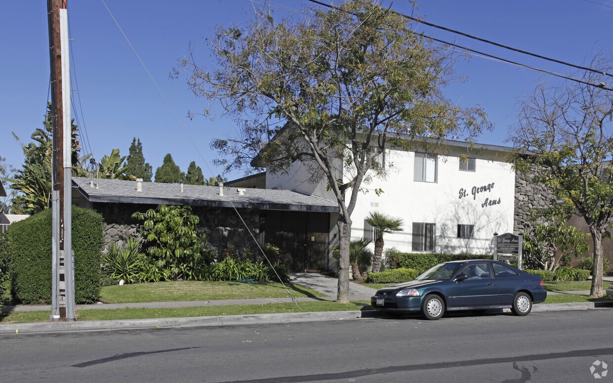 Primary Photo - St. George Arms