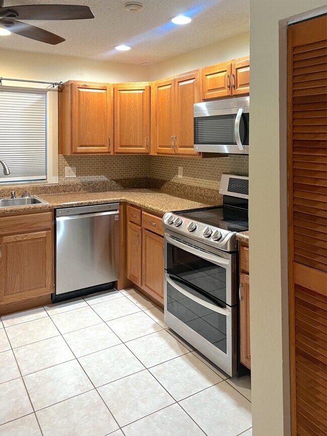 Foto del edificio - 3692 NW 95th Terrace
