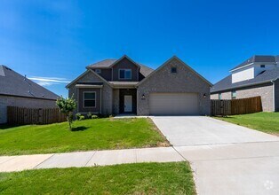 Building Photo - 338 S Emerald Woods Run