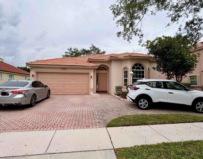 Foto del edificio - 13317 NW 15th Ct