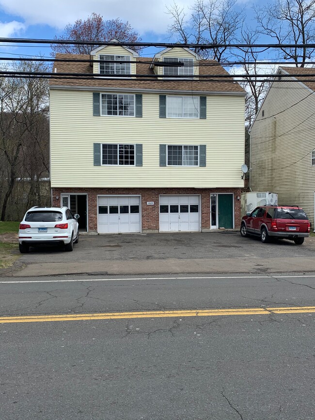 Building Photo - 1689 Litchfield Turnpike
