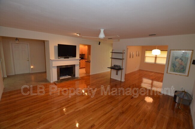 Building Photo - 58 Neptune Ave