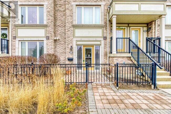 Building Photo - 2935 Hazelton Pl