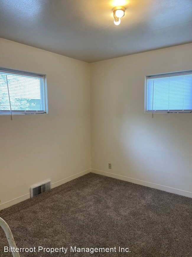 Building Photo - 2 br, 1 bath House - 320 South Grove Street