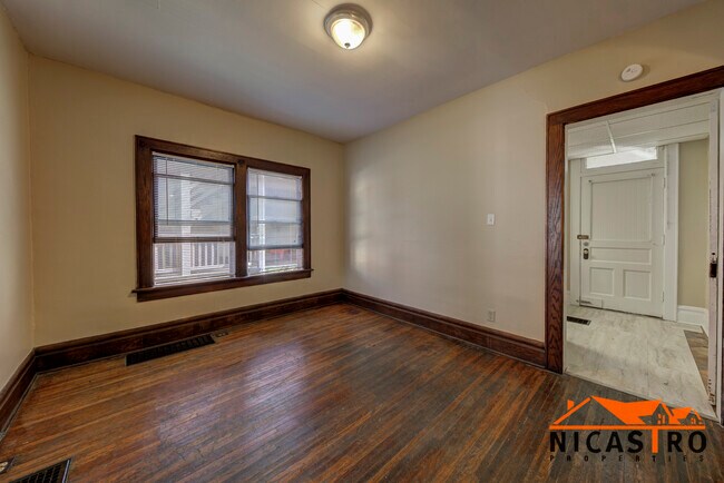 Foto del edificio - 1640 Indianola Ave
