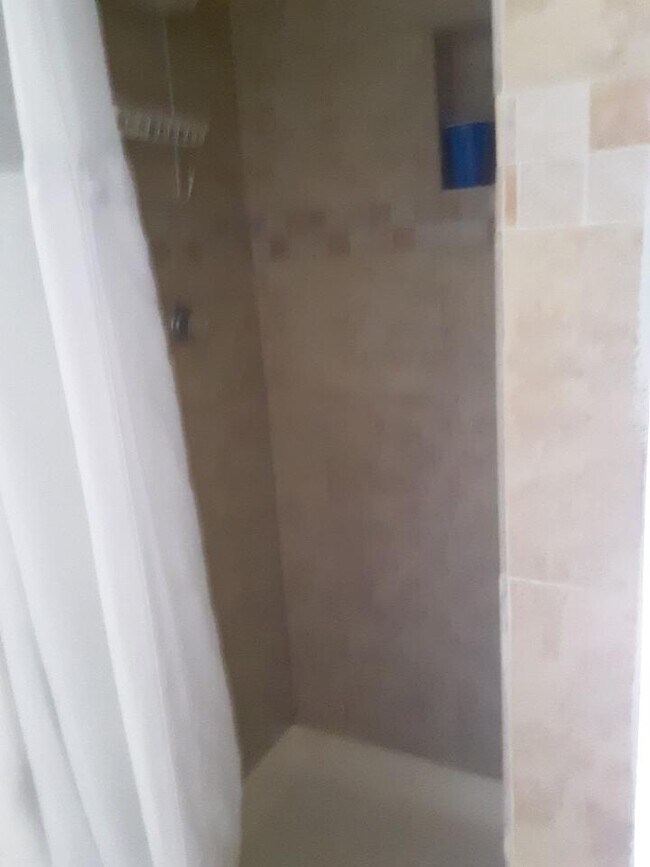 Shower - 2201 Floral Park Rd
